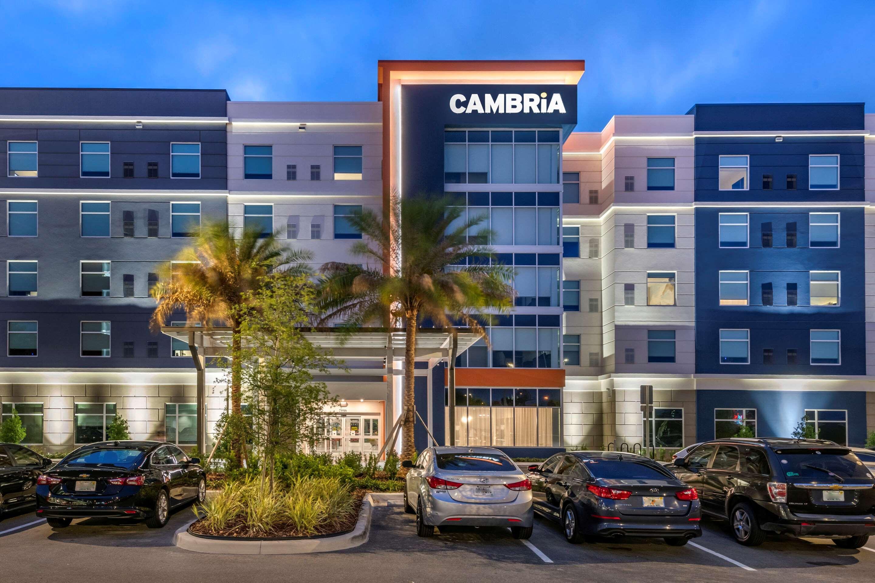 Cambria Hotel Orlando Airport Exterior photo